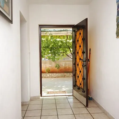 910a