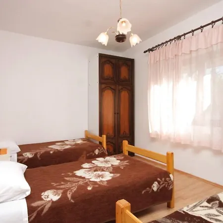910a Apartmán