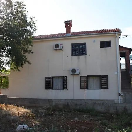 910a Apartmán *